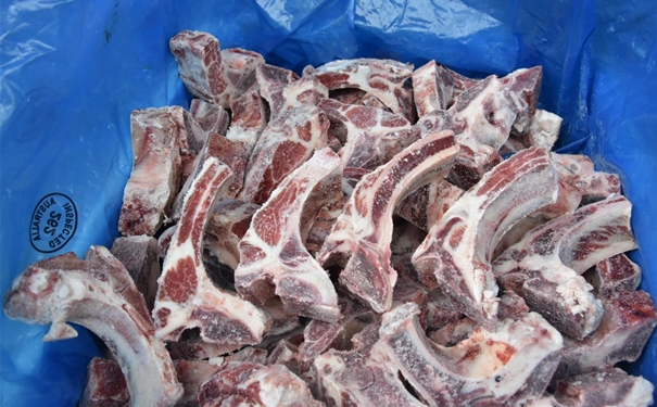 烏拉圭冷凍帶骨牛肉進口報關(guān)門到門代理服務(wù)