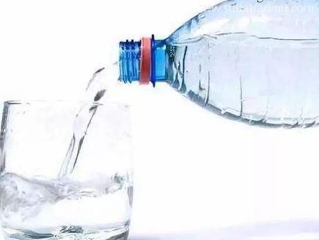 礦泉水進口清關流程是怎樣的？不清楚的看這里